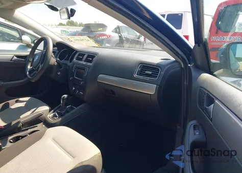 2017 Volkswagen Jetta 1.4T S z USA, uszkodzony, nr VIN 3VW2B7AJ0HM370440